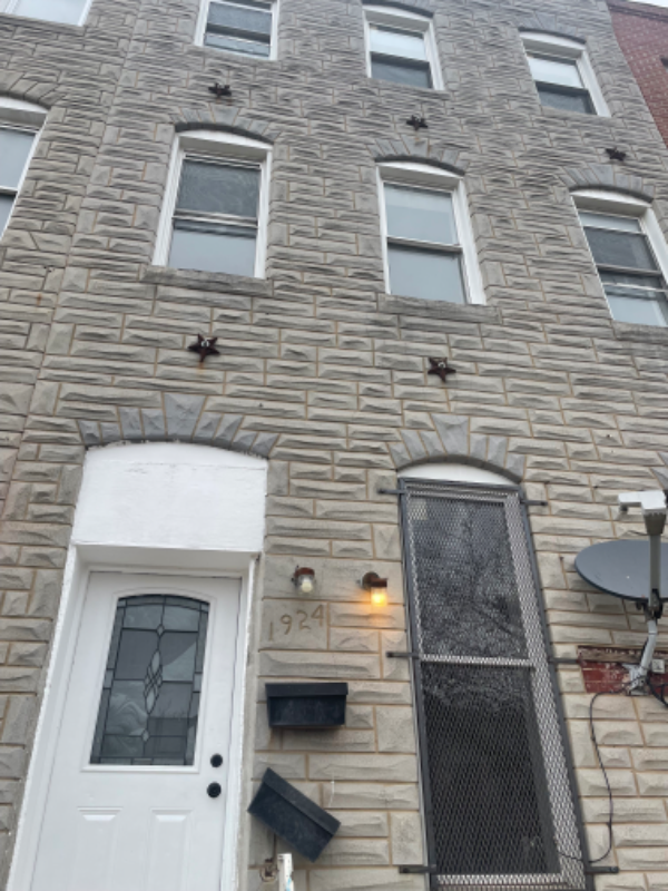 Building Photo - 1924 Wilkens Ave Rental