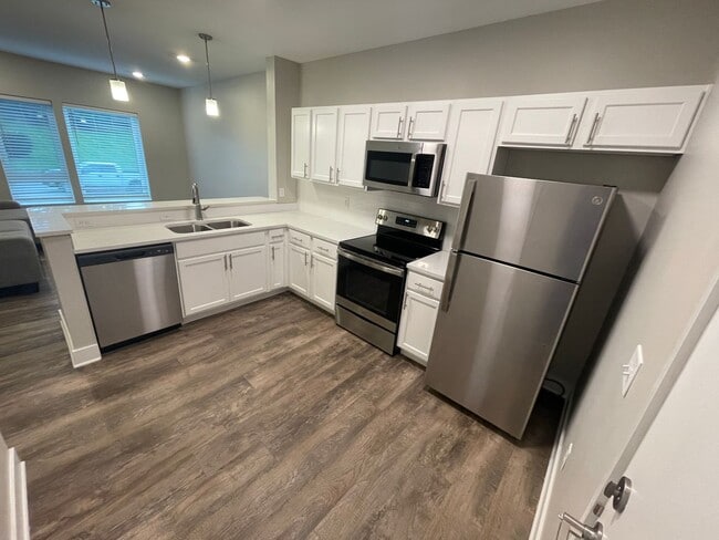 Photo - Hillside Manors