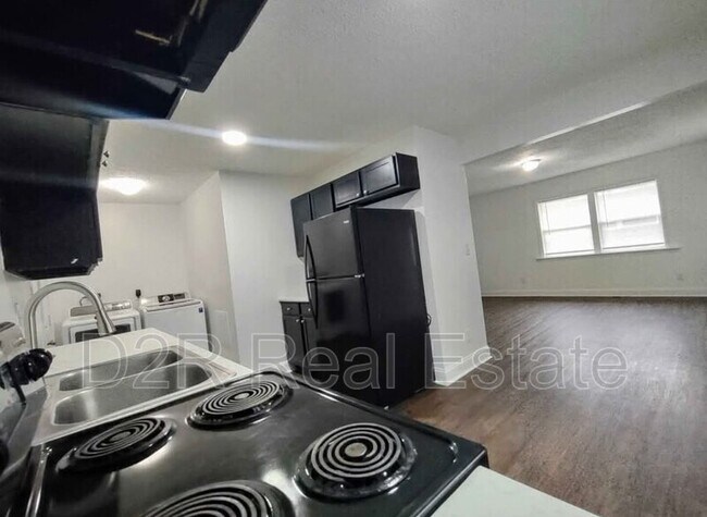 Photo - 7911 Southfield Dr