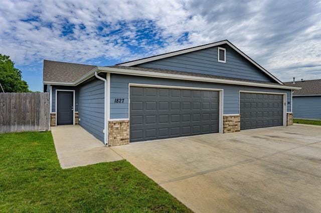 Building Photo - 1827 E 69th Ct N