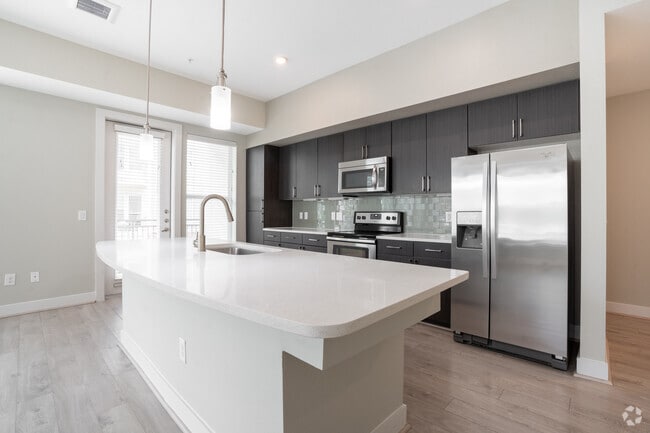 2BR, 2BA - 1471SF - Kitchen