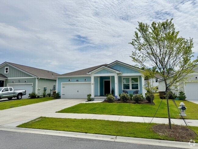 Building Photo - AVAILABLE JULY 2025  [NO PETS] Rental