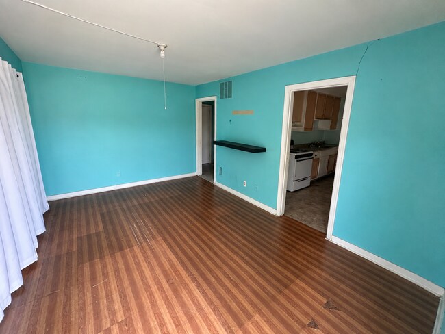 2122 French Ave