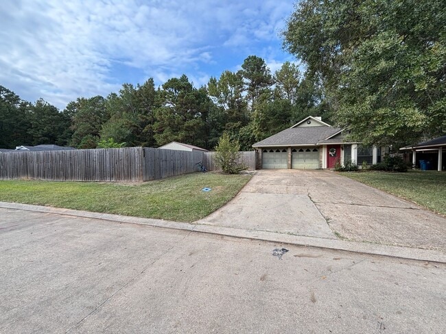 Photo - Rare Find in Haughton on double lot with H...