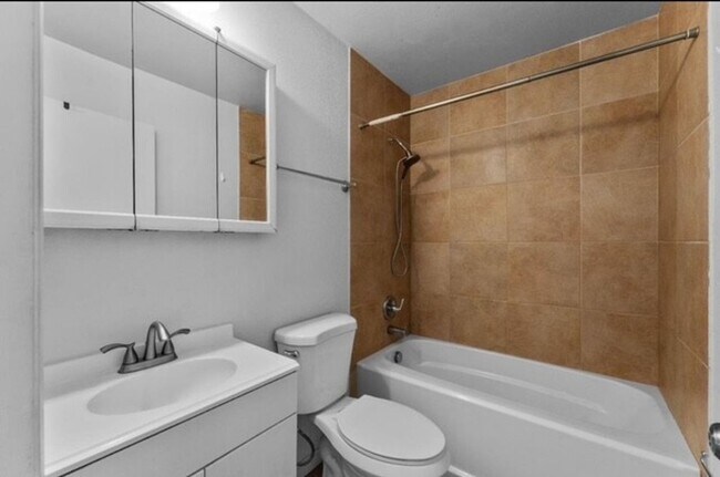 Photo - Charming 2 Bed 1 Bath Unit in Sacramento