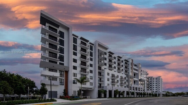Building Photo - 19401 W Dixie Hwy Unit 813-813 Rental