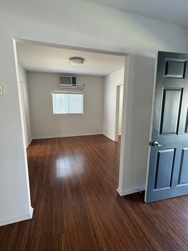Photo - 433 Linda Rosa Ave