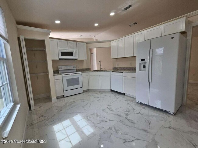 Photo - 1125 Albion St NW