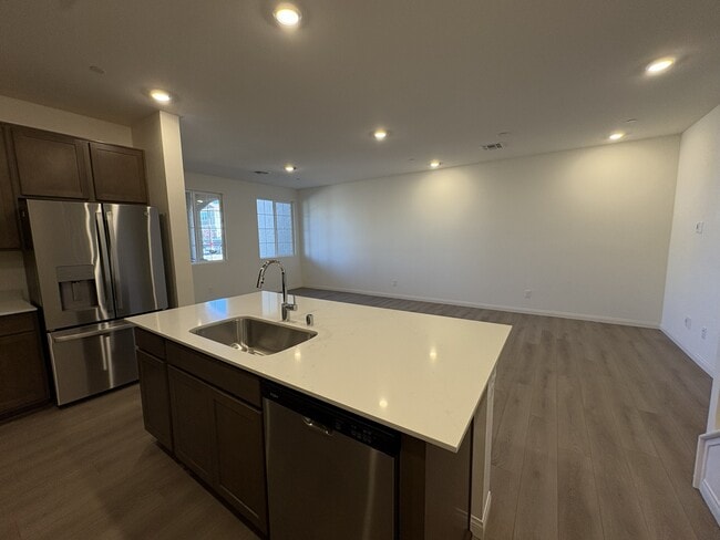 Cocina - 2485 Rofrano Pl