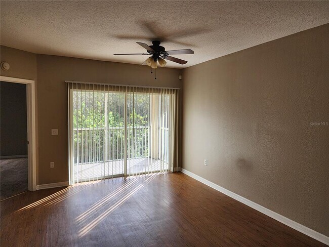 Photo - 9619 Lakedale Way Unidad 202