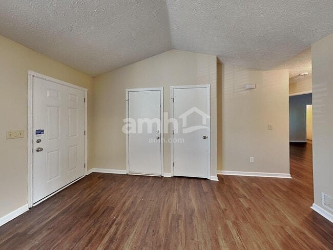 Photo - 3131 Fayburrow Dr