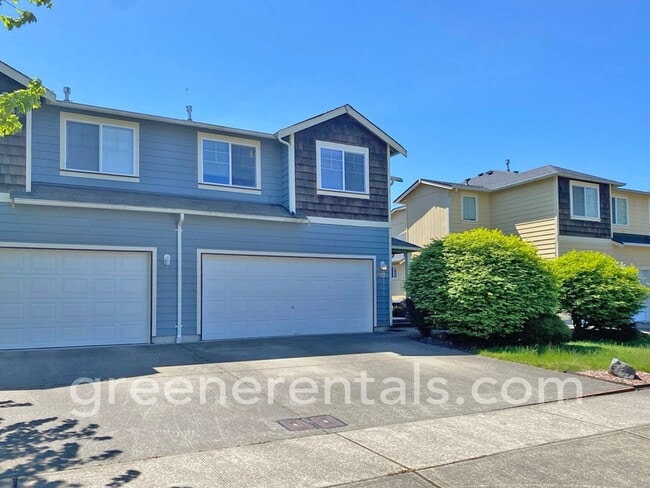 Building Photo - Coming Soon! 3BR 2.5BA Townhouse in Lancaster Neighborhood