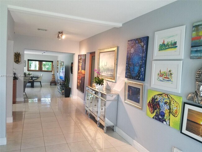 Photo - 1050 Falcon Ave