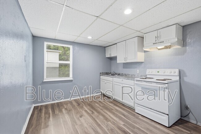 Photo - 2215 Riverview Dr