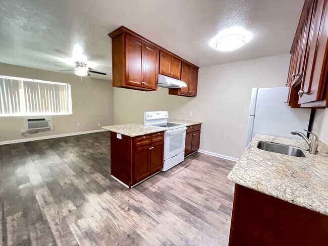 Photo - 1711-1715 N St