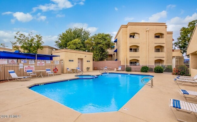 12221 W Bell Rd Unit 182