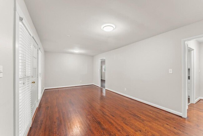 Photo - 2352 Elmwood Cir SE