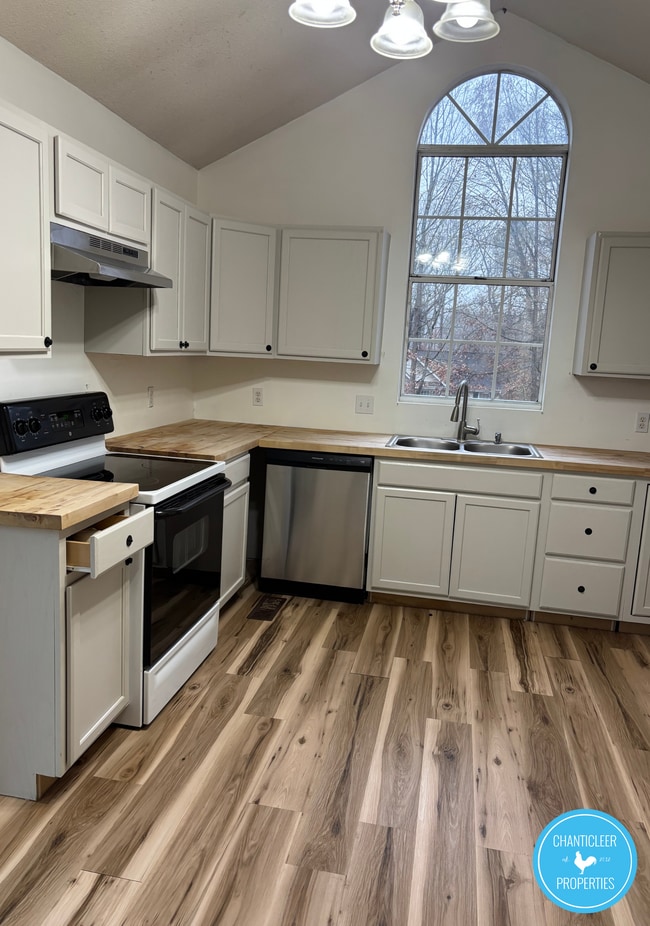 Photo - 326 Wilson St