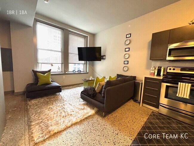 Photo - 306 E 12th St Unit 613