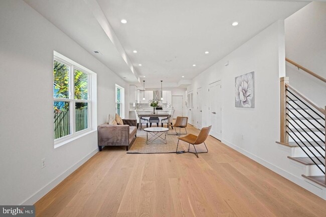 Photo - 4421 Kane Pl NE