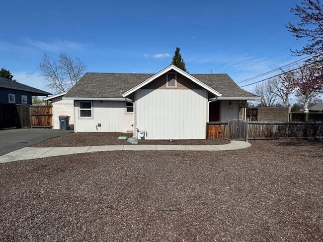 Photo - WELL MAINTAINED 3 BR HOME- COMFORTABLE, AFFORDABLE & GREAT LOCATION