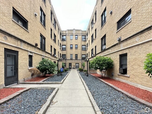 Building Photo - 2847 N Orchard St Rental