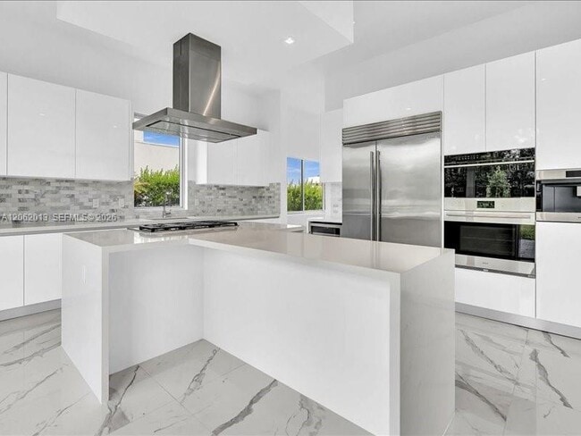 Photo - 16644 Botaniko Dr N
