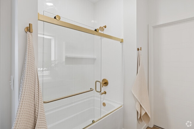 1BR, 1BA - 724SF - Bathroom