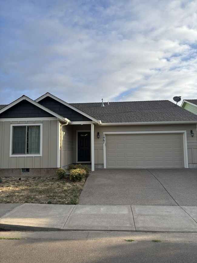 Photo - 3 Bedroom 2 Bathroom Home in Keizer!