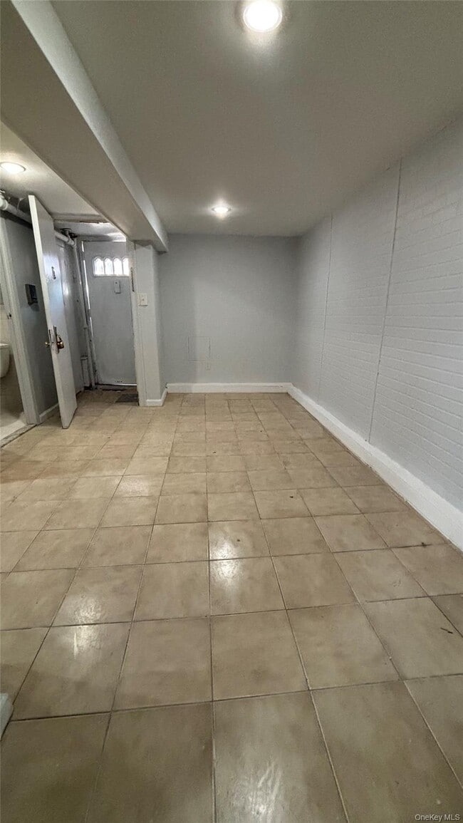 Photo - 1527 E 172nd St Unit 1A