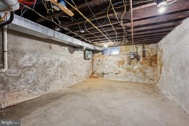 Photo - 2014 W Oxford St