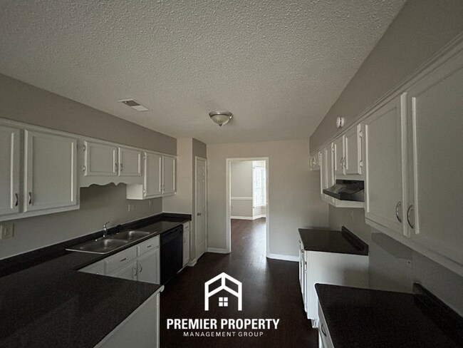 Photo - 7082 Farmhouse Dr