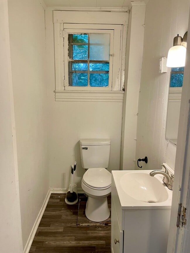 Photo - 3 Bed 1.5 Bath House - Section 8