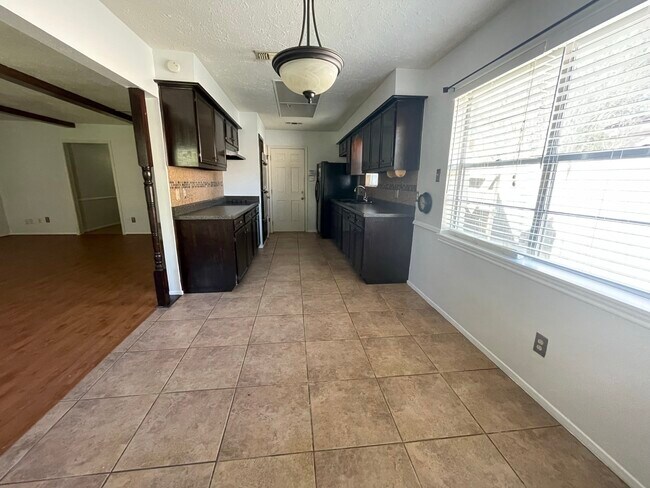 Photo - 3103 Sam Houston Dr