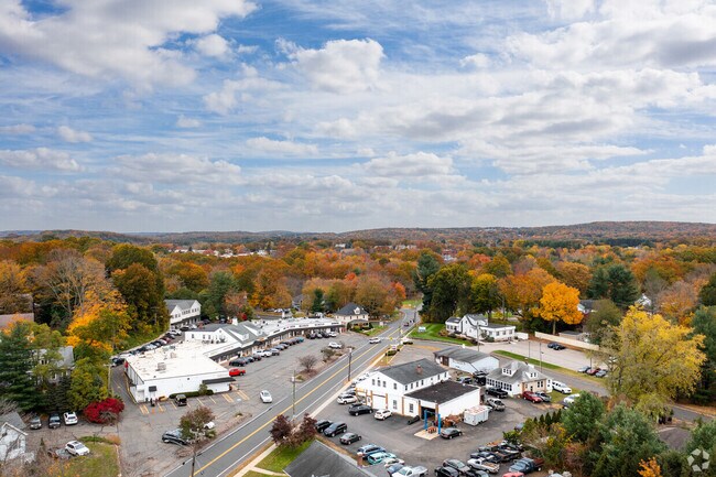 Photo - 419 New London Turnpike