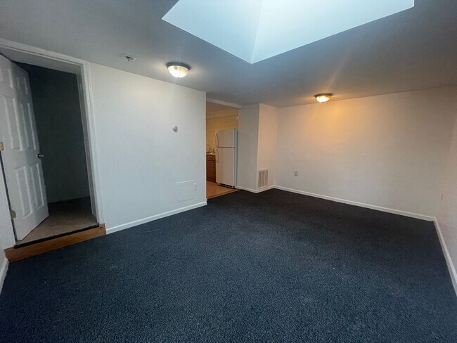 Photo - 2-Bedroom Apartment with Skylights in Adams, MA Unit 7