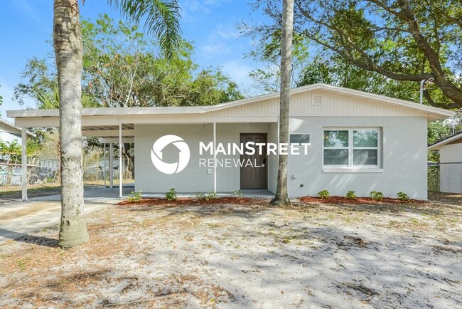 Building Photo - 2 Bedroom Pet-Friendly Home in Mount Dora, FL with Main Street Renewal