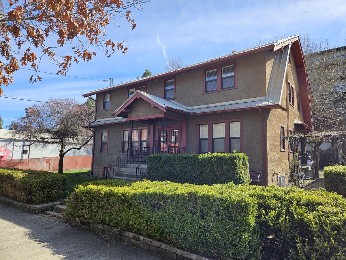 Photo - 340 S Grand Ave