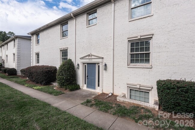 Building Photo - 4915 Park Rd Unit F