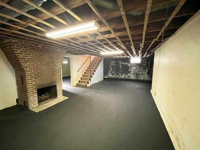 Photo - 1021 W Virginia Ave