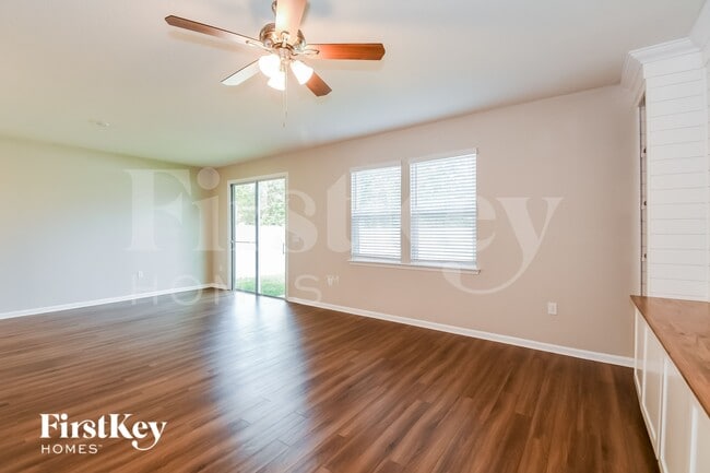 Photo - 205 Orient Dr