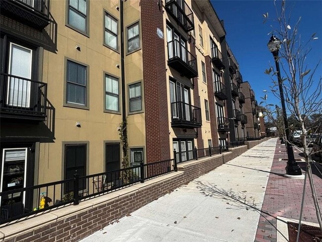 Photo - 5300 Peachtree Rd Unit 604