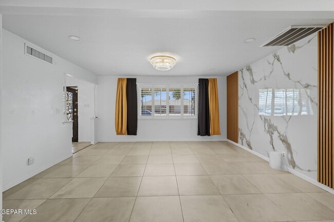 Photo - 8405 Whitus Dr