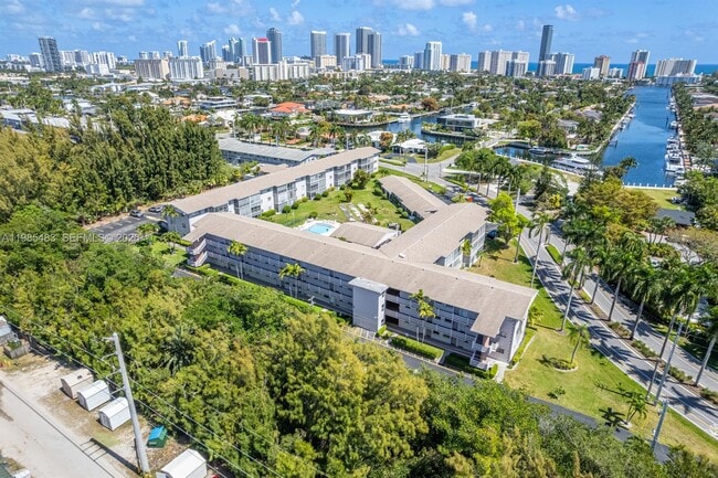 Building Photo - 700 Layne Blvd Unit 118