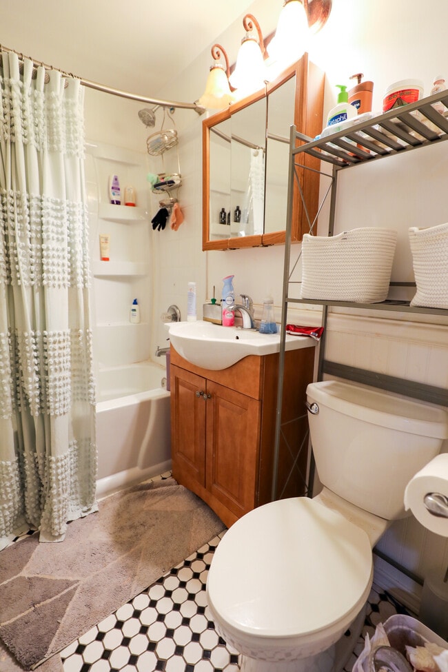 Photo - 318 Saint Paul St Unit 5