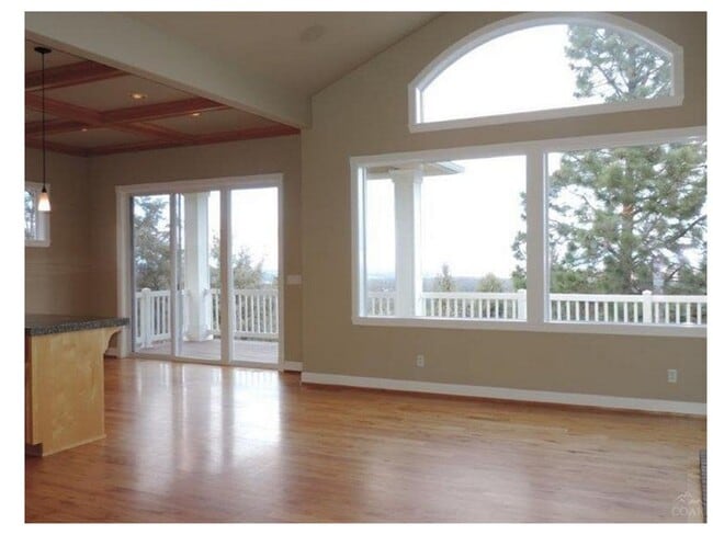 Photo - Awbrey Butte Home with Views!