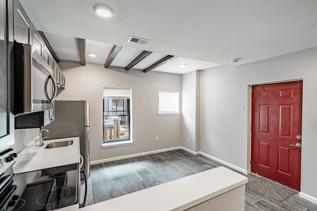 Photo - 235 E Market St Unit 5