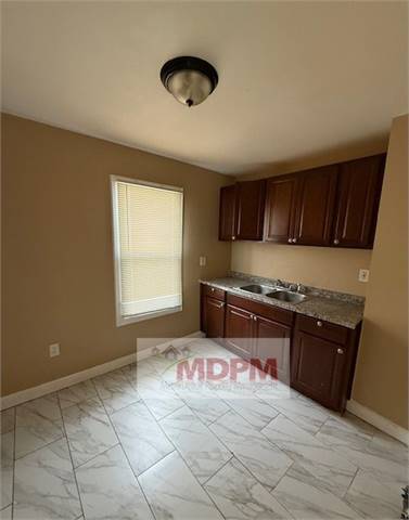Photo - 6811 Minock St