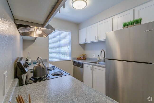 1BR, !BA - 680 SF - The Phoenix Reno