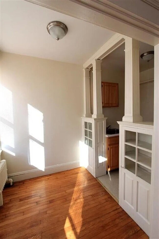 Photo - 172 Maple St Unit 303